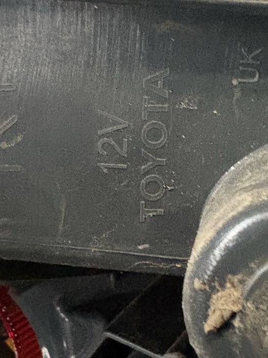 Toyota Auris 2018 година Комби Външен десен и вътрешни Стопове