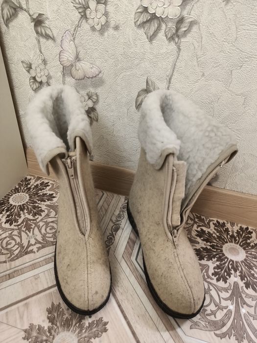 Войлочные сапоги женский