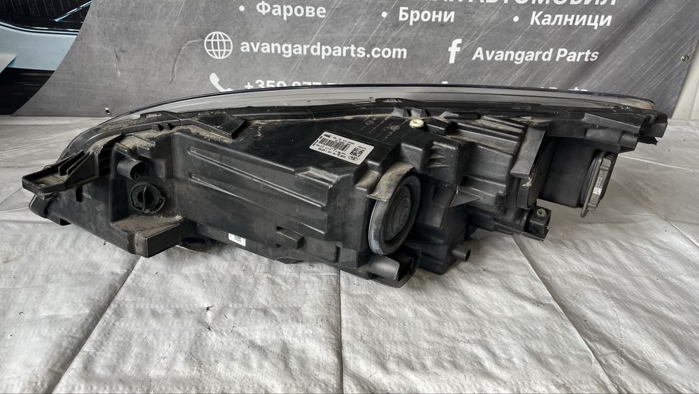 3 броя ляв и 2 броя десен фар Ford Kuga 2021-