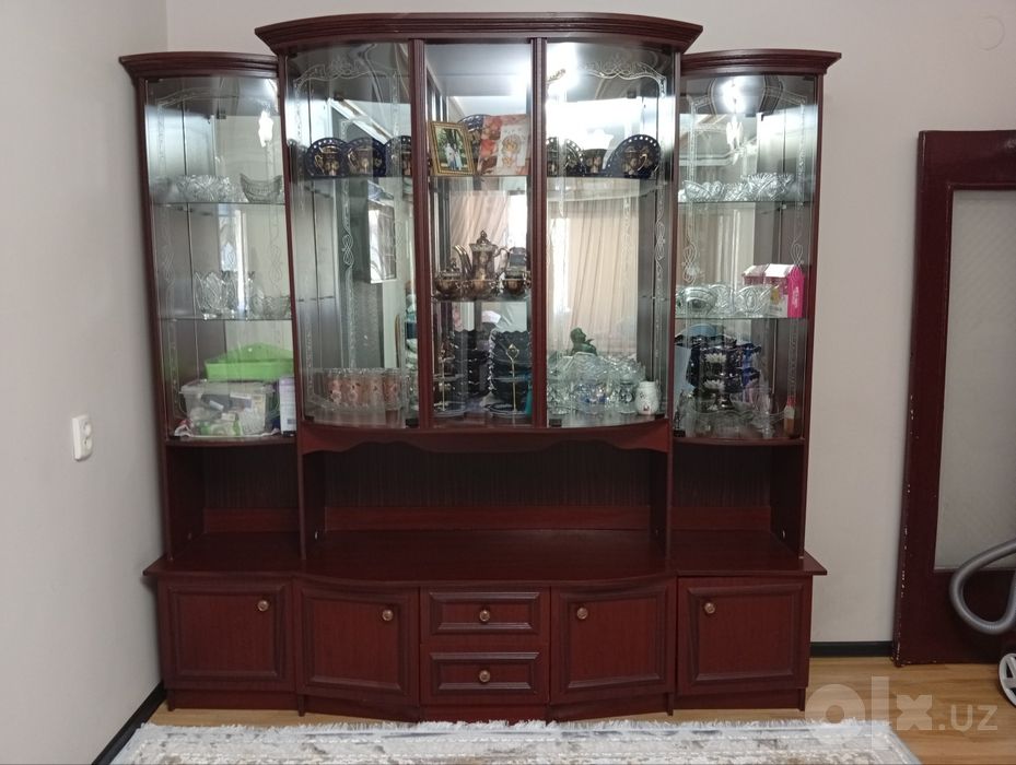 Сервант для сервиса