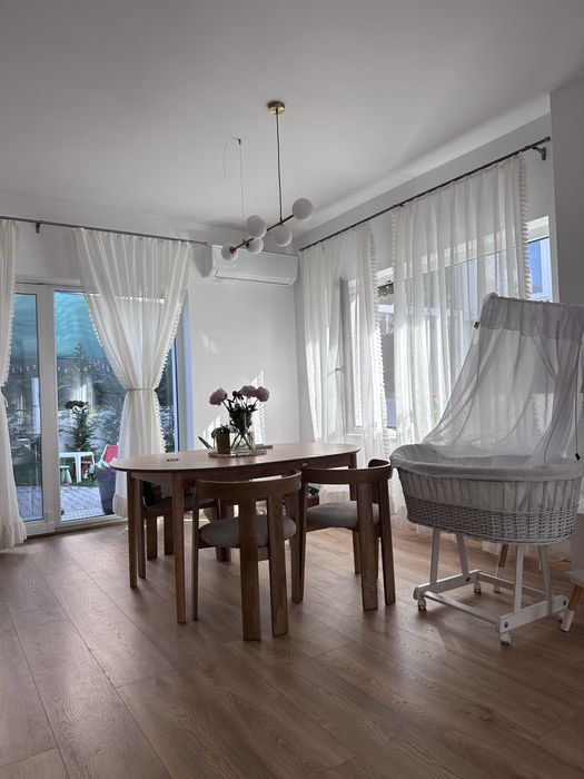 Parut- cos bebelus cu baldachin