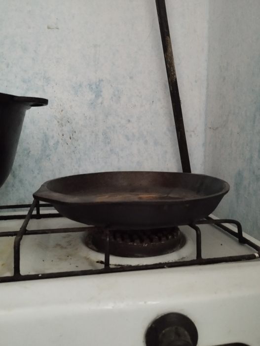 Чугунный сковородка