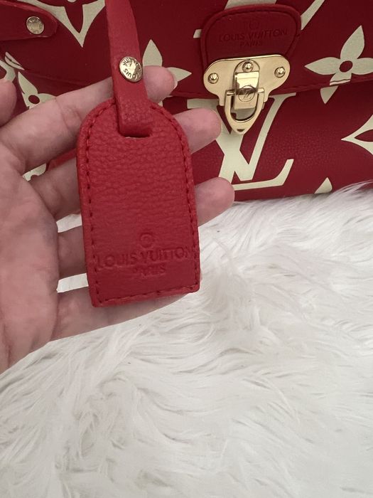 Червена чанта LV