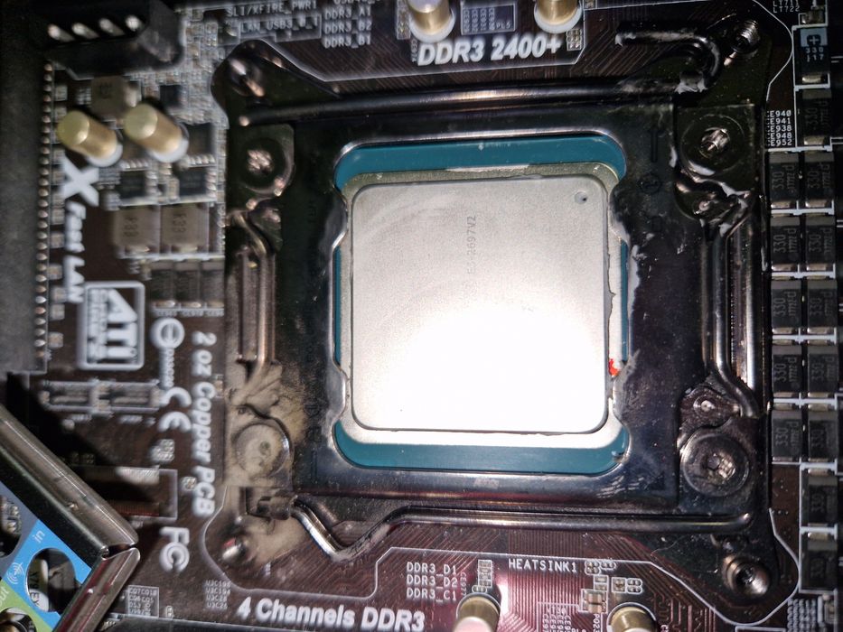 Kit desktop  procesor+RAM+placa de baza+SSD+HDD+Monitor LED Lenovo