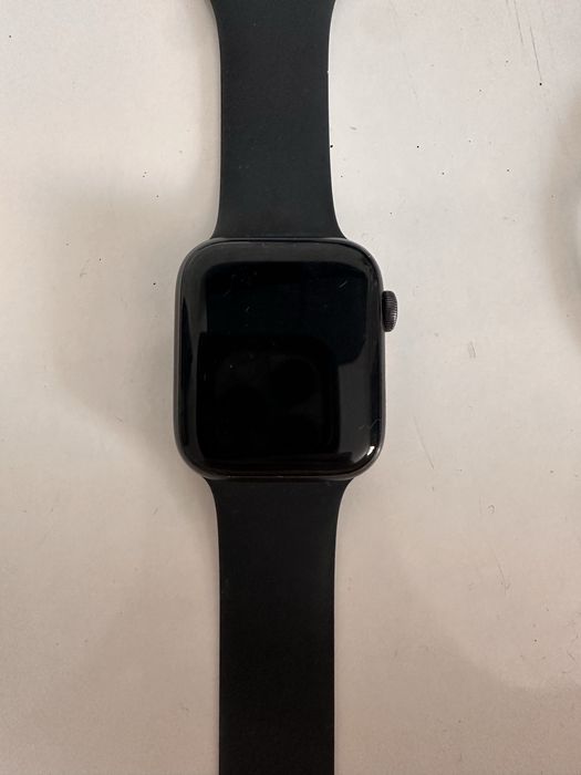 Продам Apple Watch SE