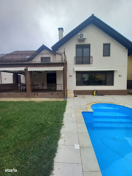 Vila individuala-piscina-Cambridge School