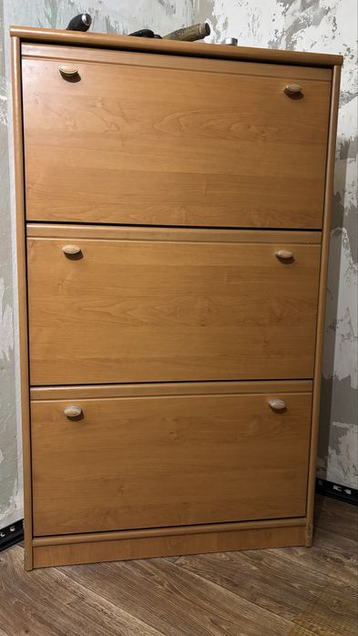 Продам обувной шкафчик. Срочно.