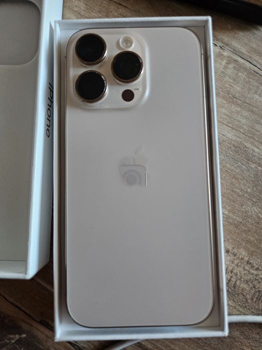 С ГАРАНЦИЯ! 92% батерия Iphone 16 pro 512 телефон като нов