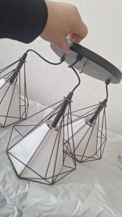 Продается люстры