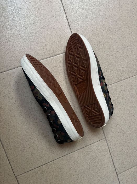 Обувки Converse с връзки