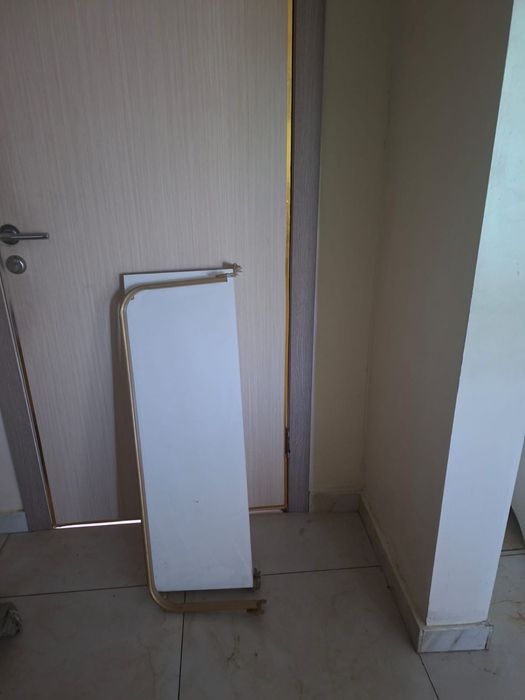 Продам стеллажи для одежды