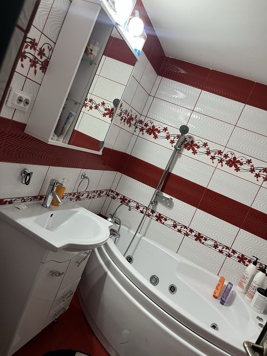 Vand apartament 3 camer