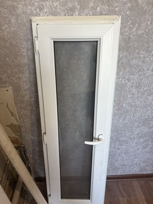 Пластиковый дверь и окно