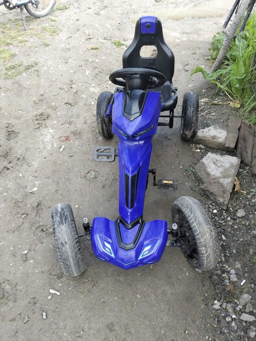 Kart cu pedale pentru copii – Roți din CAUCIUC – Aproape nou