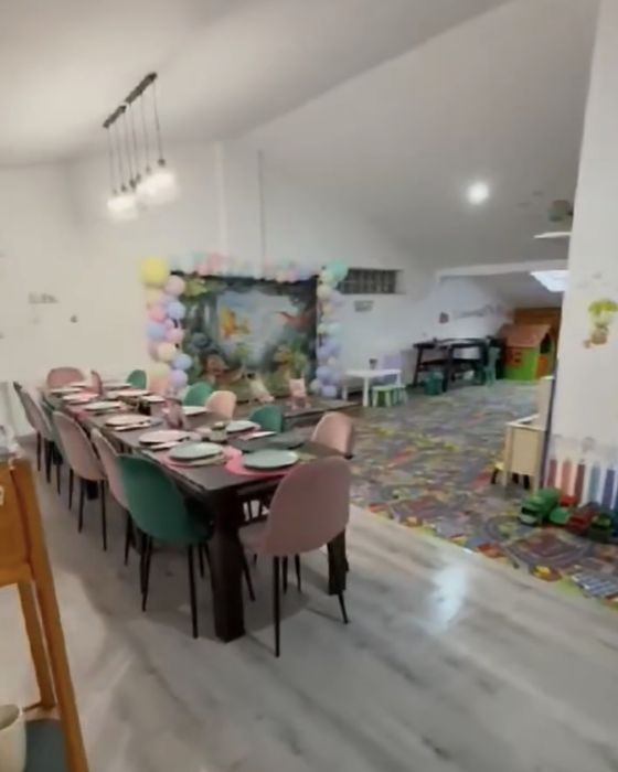 loc de joacă complet echipat + cedare chirie