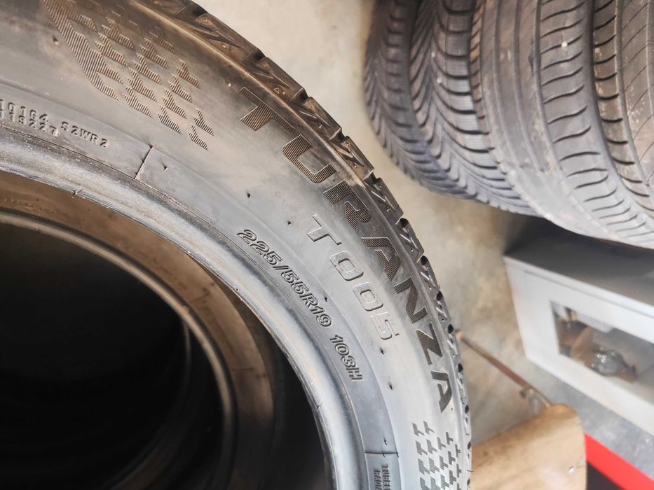 2бр. летни гуми 225/55/19 Bridgestone