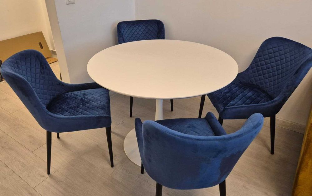 Set Masa Ringsted Jysk Ø100 albă cu 4 scaune VELIO Albastru Mobexpert