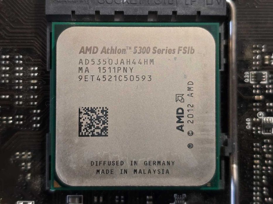 Placa de baza MSI AM1I, Socket AM1 + procesor AMD AMD Athlon 5350