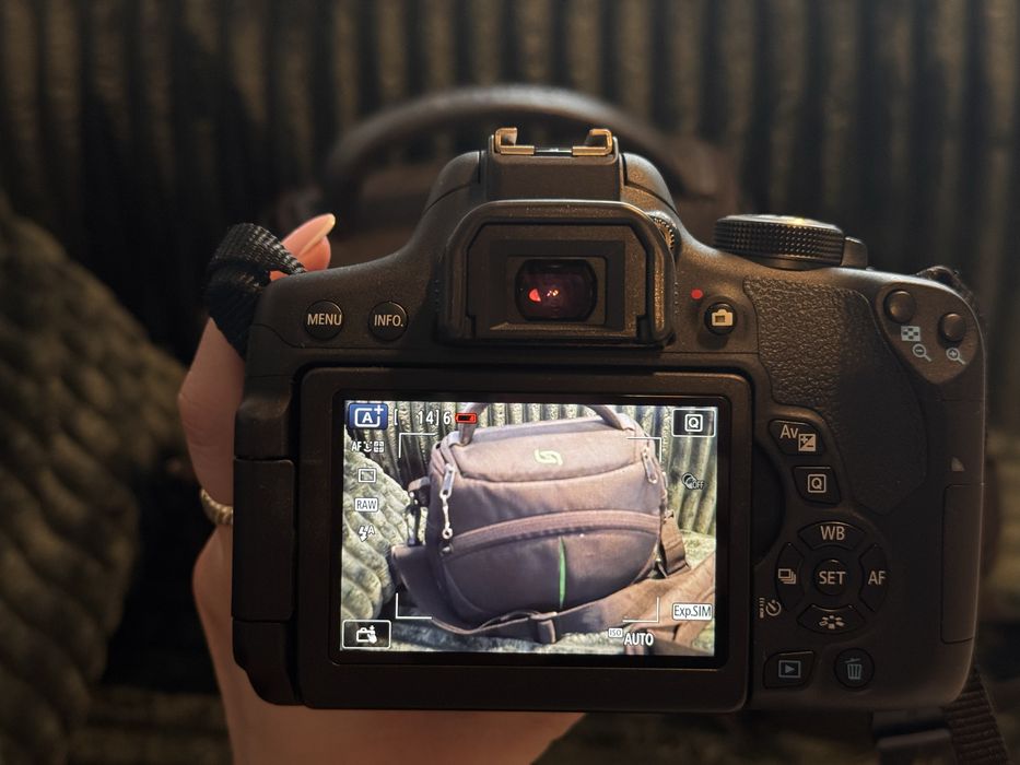 Canon D750 camera DSLR