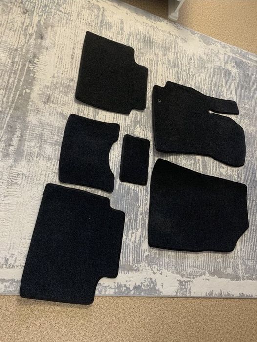 Продам коврик элантра новый