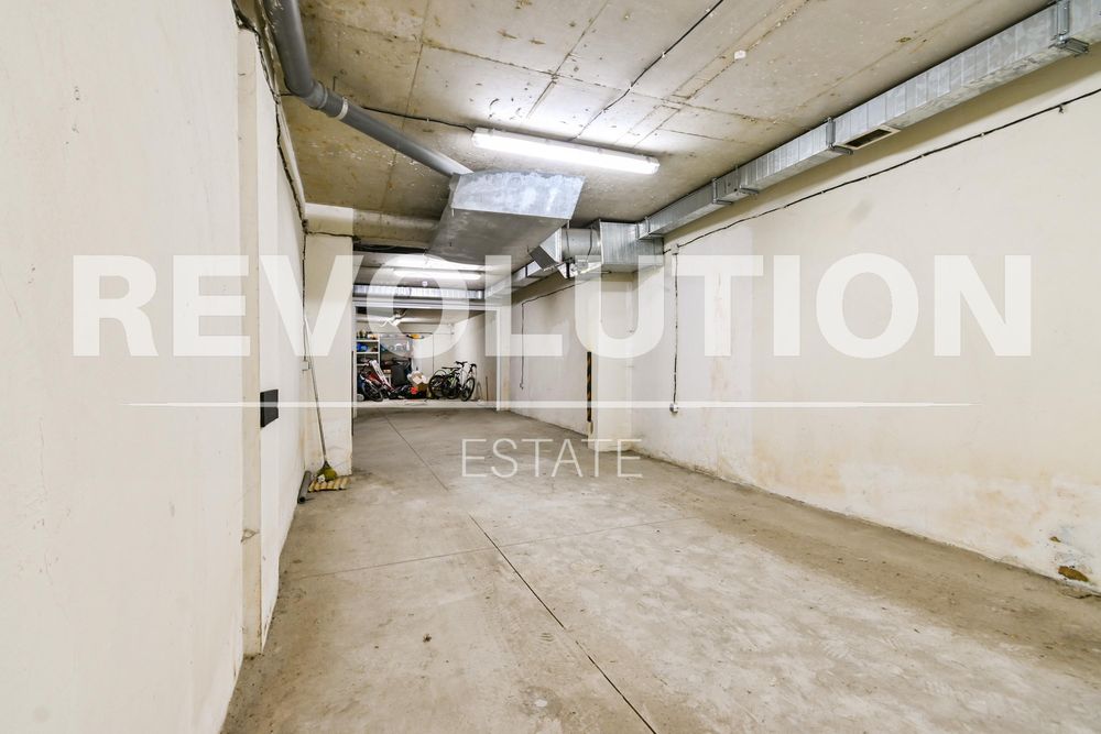 Дава се под наем Гараж / Паркомясто в София, Център - 27 кв.м за 175 € - Снимка #1