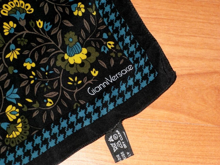 Batista de buzunar de matase, originala Gianni Versace