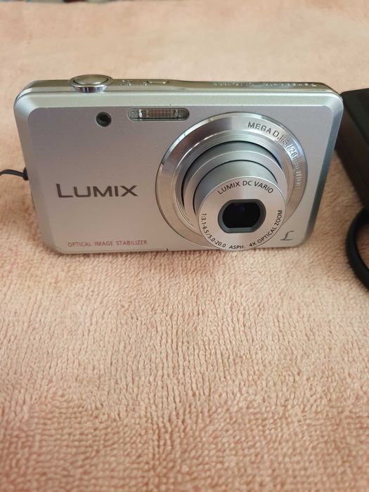 Продам фотоапарат Panasonic Lumix DMC-FS28