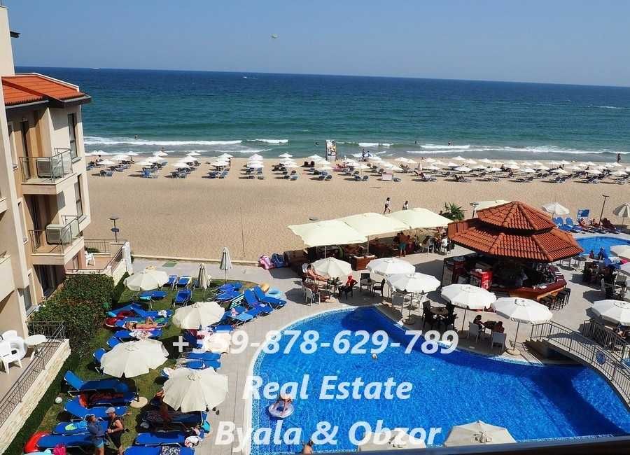 Тристаен апартамент на първа линия в гр.Обзор