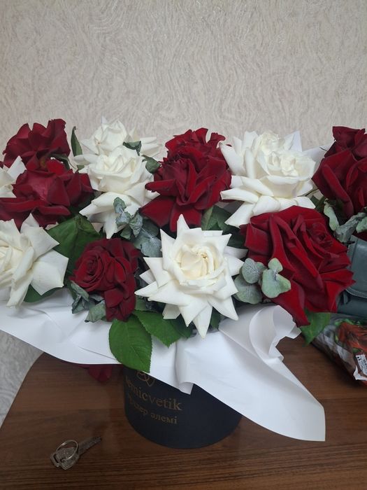 Цветы свежие розы