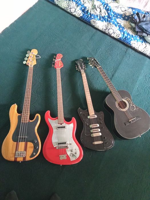 Музика асбоплари.сотилади.нархи 500 мингдан.