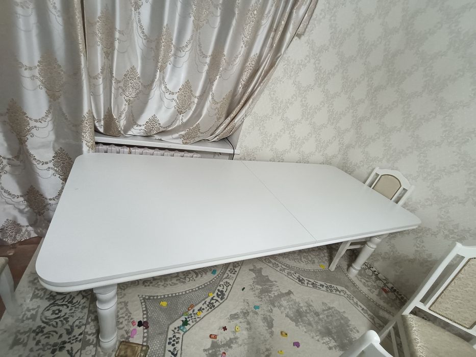 Продам Стол и стулья