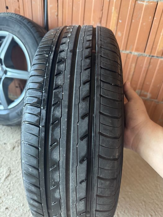 Set 4 jante aliaj Alutec 15" + anvelope vară Yokohama BluEarth 195/65 R15
