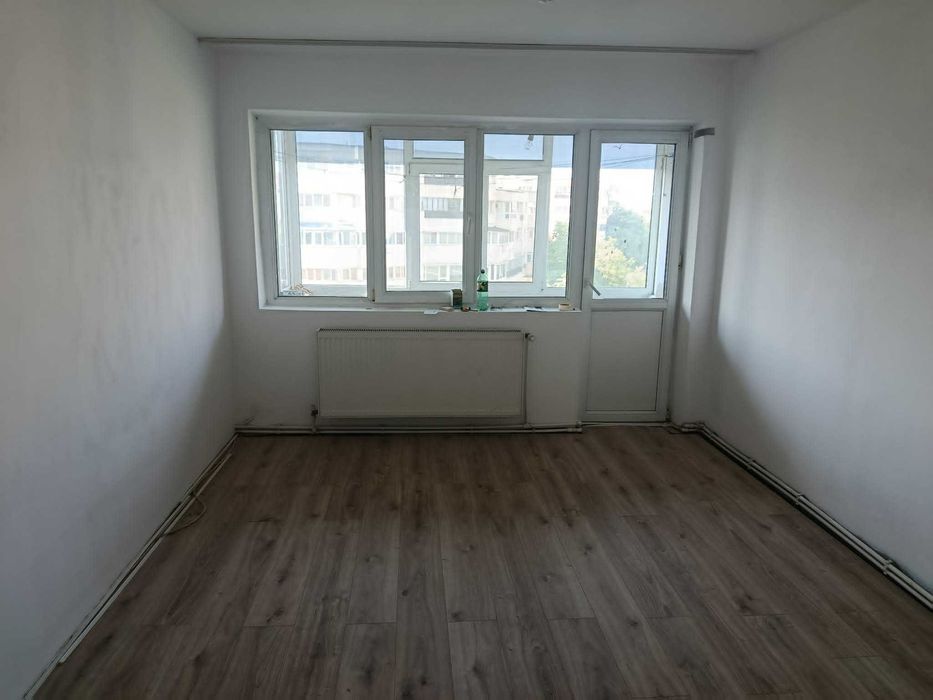 Vând apartament 3 camere