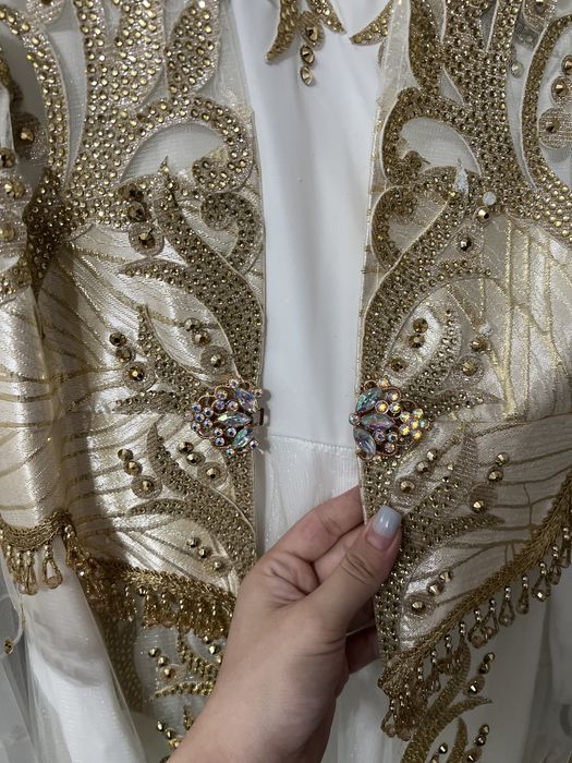 Холати идеал келин либоси бир мартта кийилган тошли узун койне лозимли