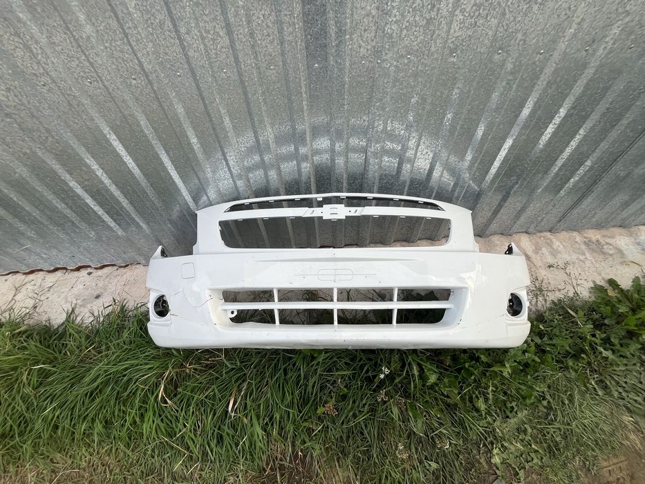 Кобальт бампер белый