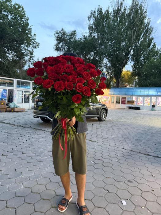 101 роза 19990 метровая