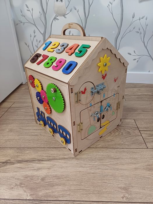 Продам бизи домик