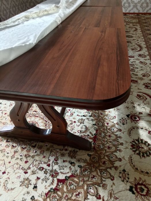 Продается ковер и овальный стол