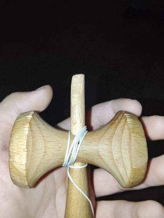 Vând kendama Krom Pop