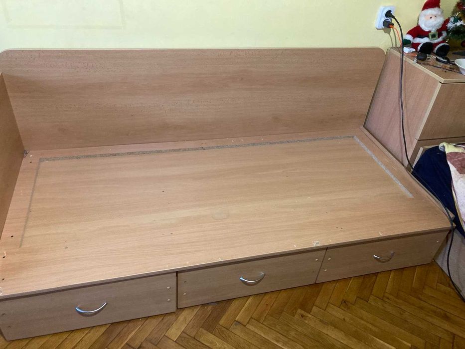 Легло с чекмеджета и матрак Нани; 164 лева