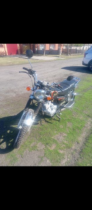 Продам мотоцикл 200 кубов