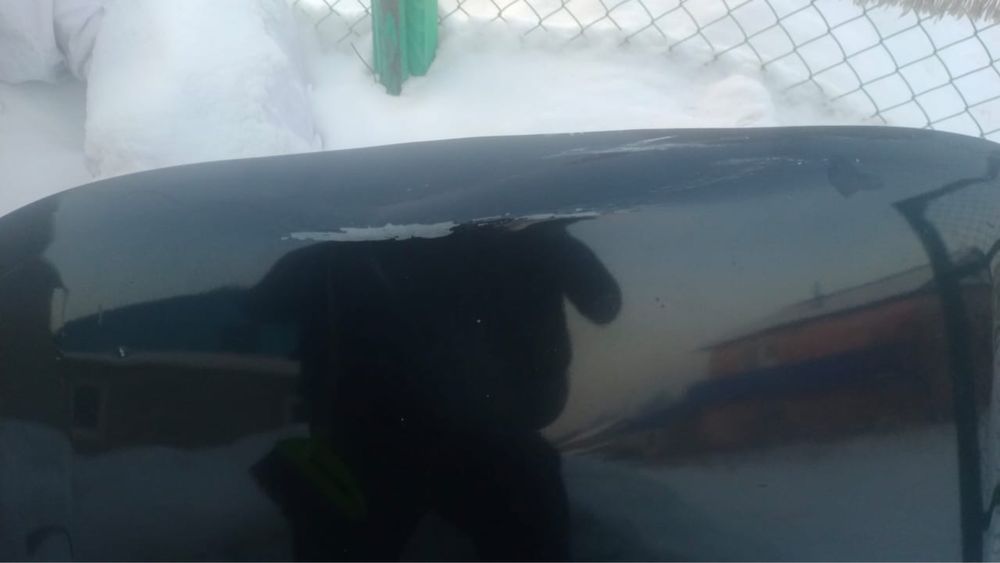 Продам оригинальный капот на весту