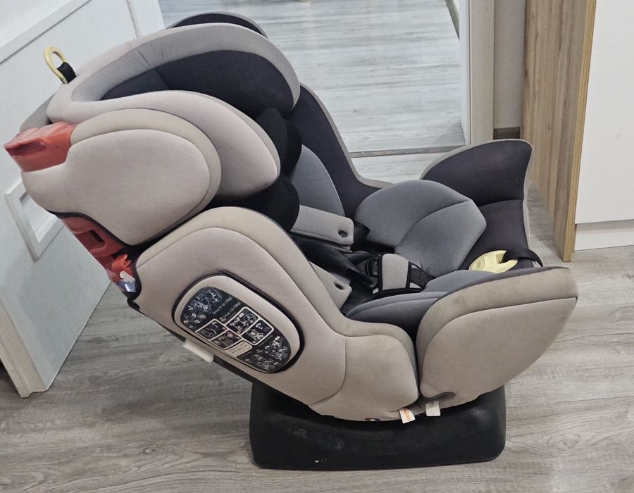 Столче за кола Chipolino 4Max от 0 до 36 кг.