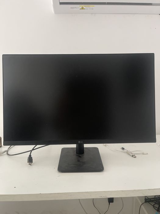 Monitor LG, 60Hz, intrare hdmi si d-sub