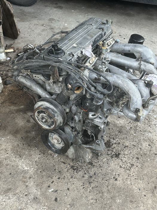 Двигатель от мерседеса (102) с коробкой вместе