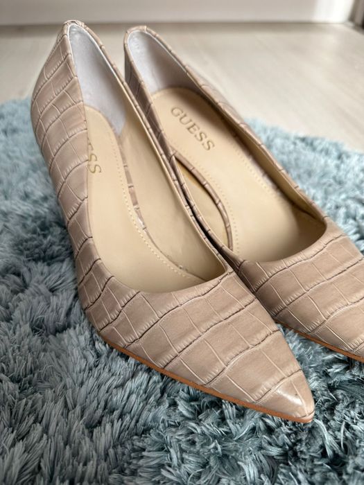 Pantofi GUESS multe modele