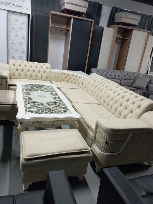 Мебель на заказ и Дивануголок и в наличии есть доставка бесплатно