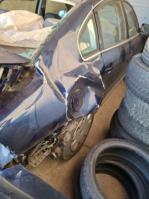 Vand Pasat 2003 pentru dezmembrat