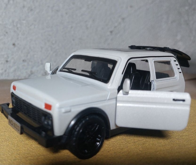 Моделька  Нива  в упаковке