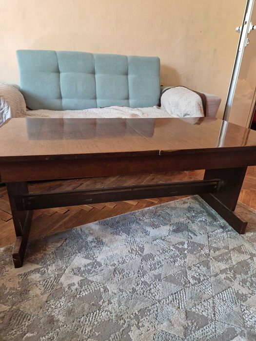 Холна маса дървена